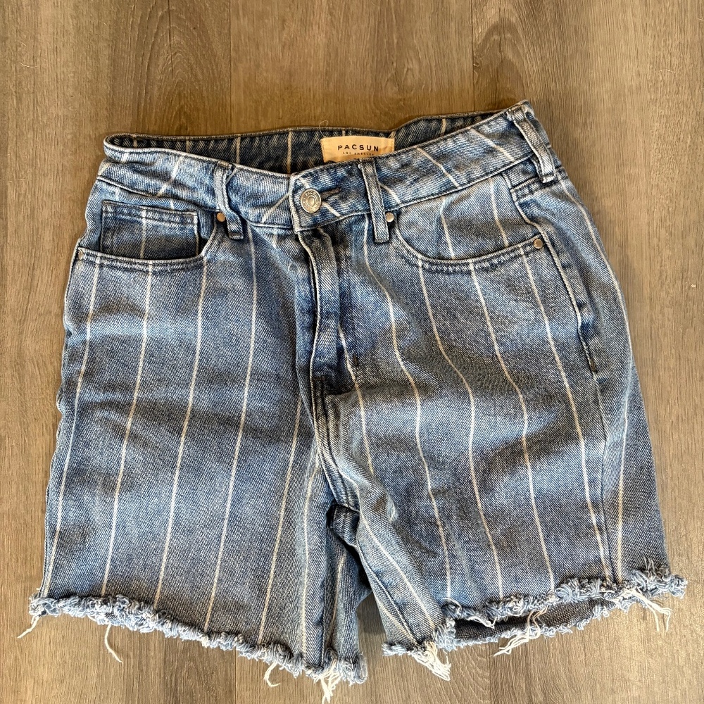 PacSun Denim Stripe Mom Jean Shorts size 26